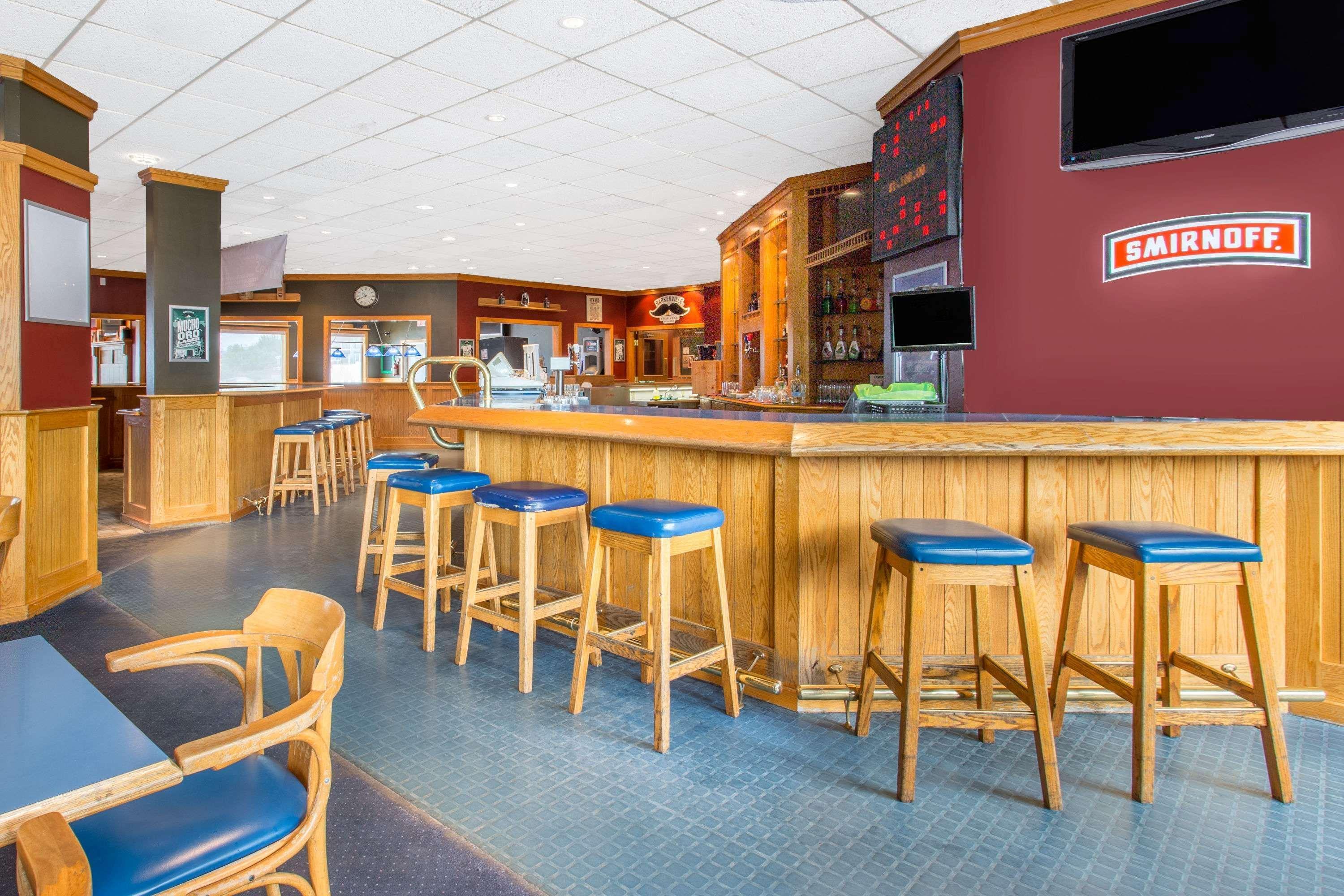 Ramada By Wyndham Williams Lake Buitenkant foto