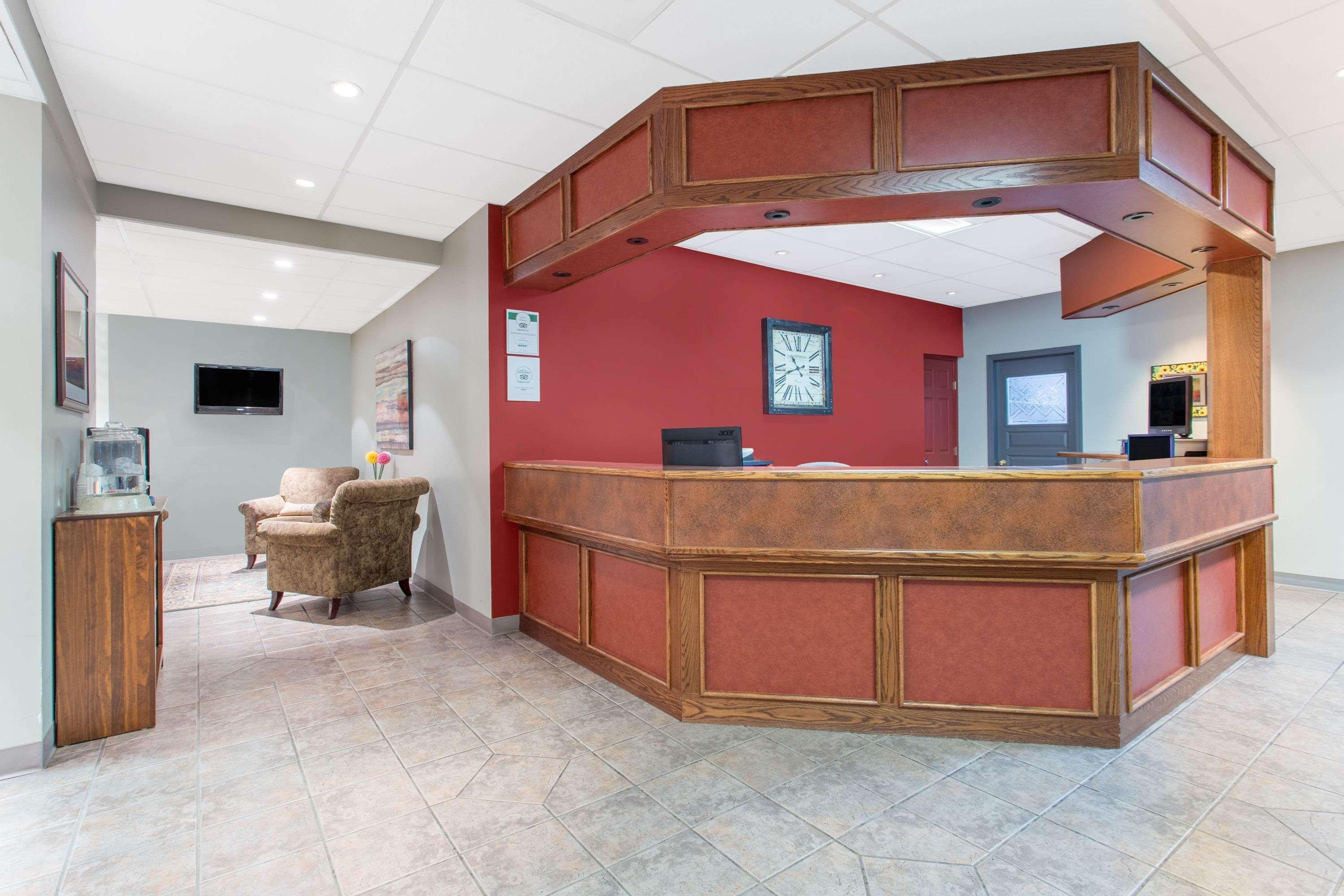 Ramada By Wyndham Williams Lake Buitenkant foto