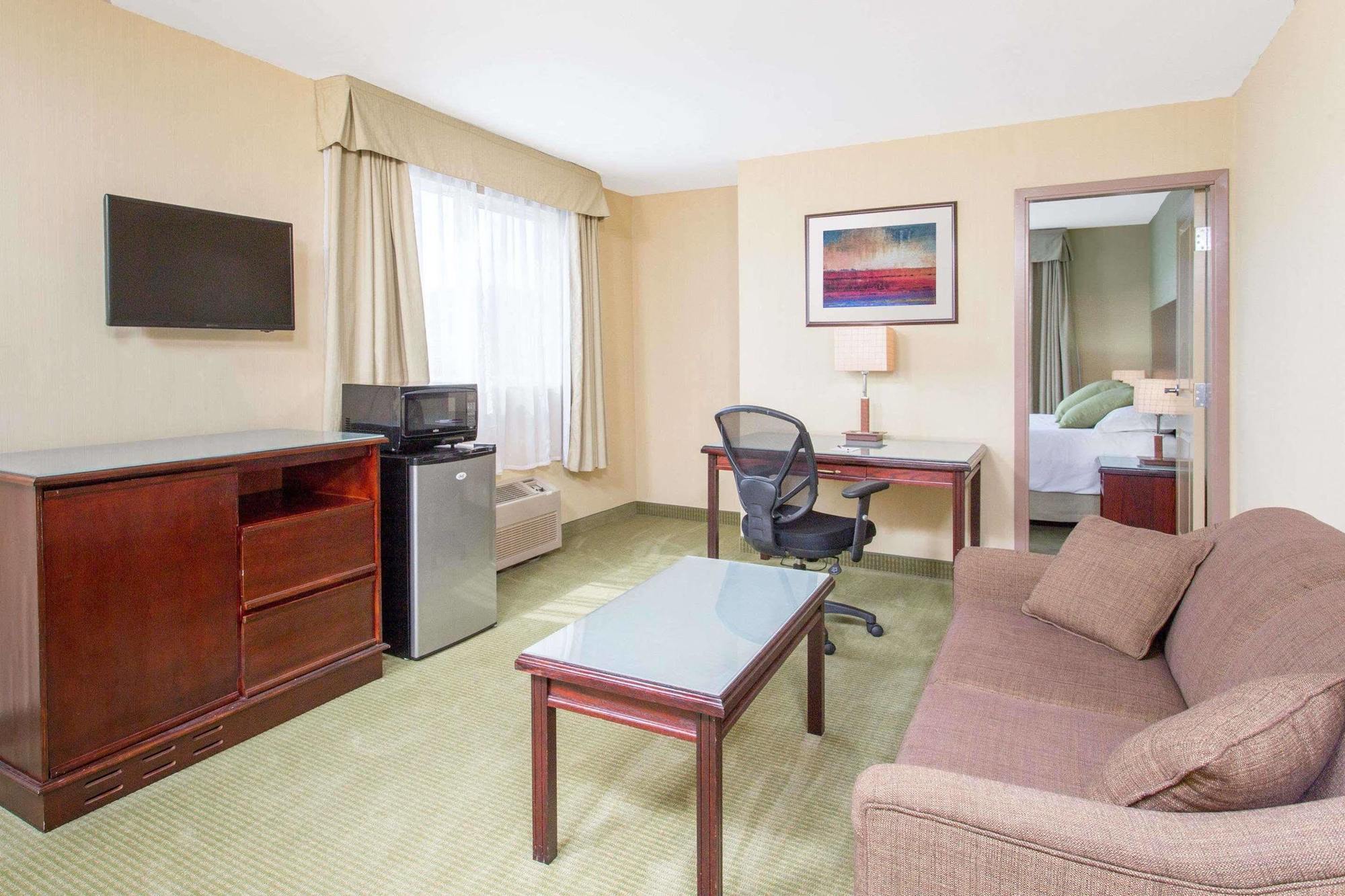 Ramada By Wyndham Williams Lake Buitenkant foto