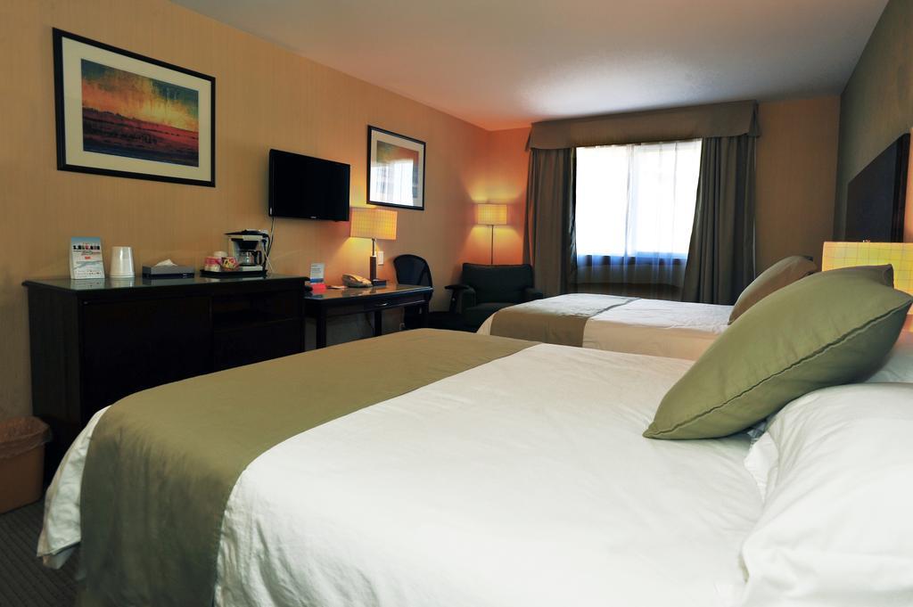 Ramada By Wyndham Williams Lake Buitenkant foto