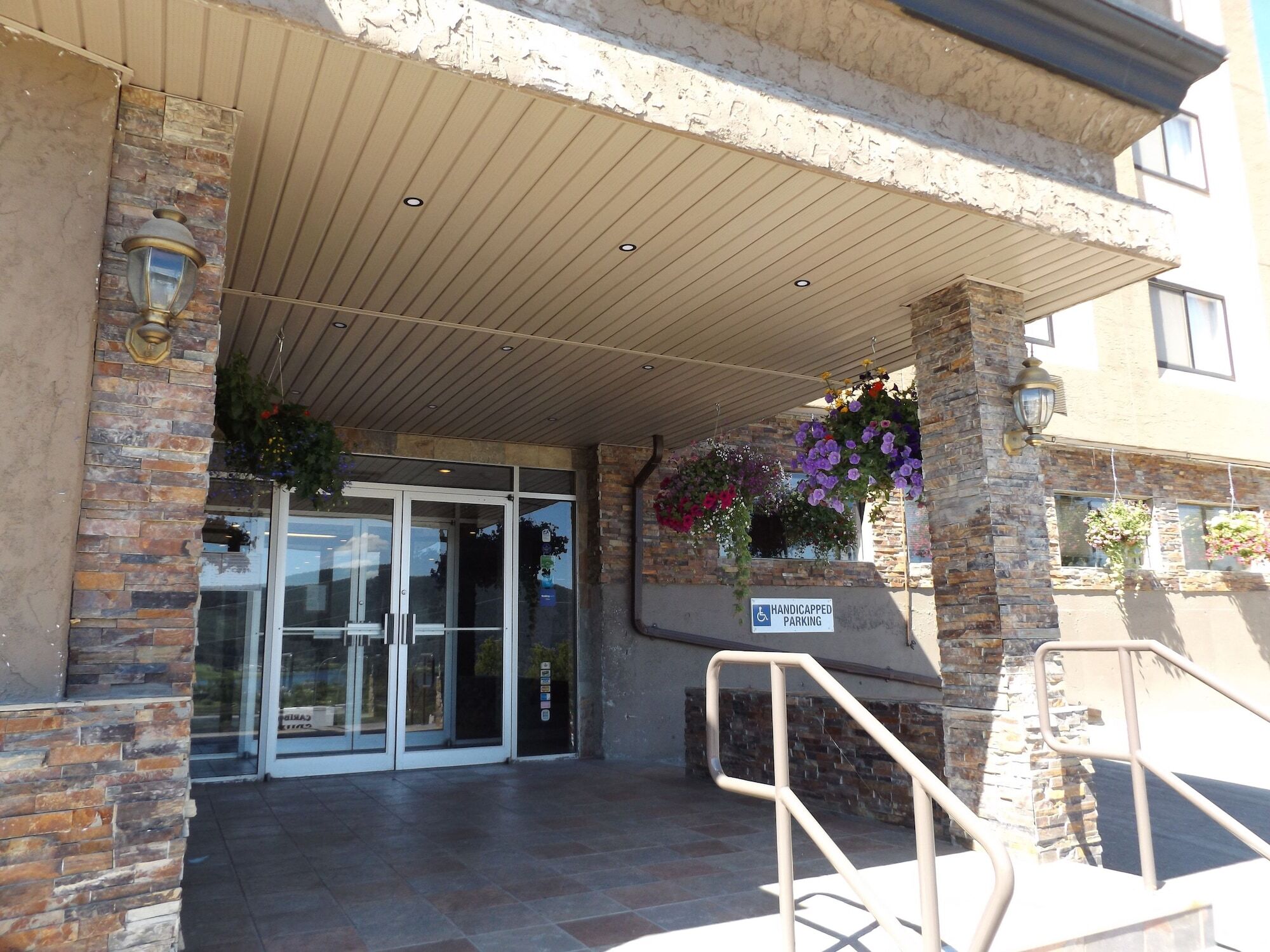 Ramada By Wyndham Williams Lake Buitenkant foto