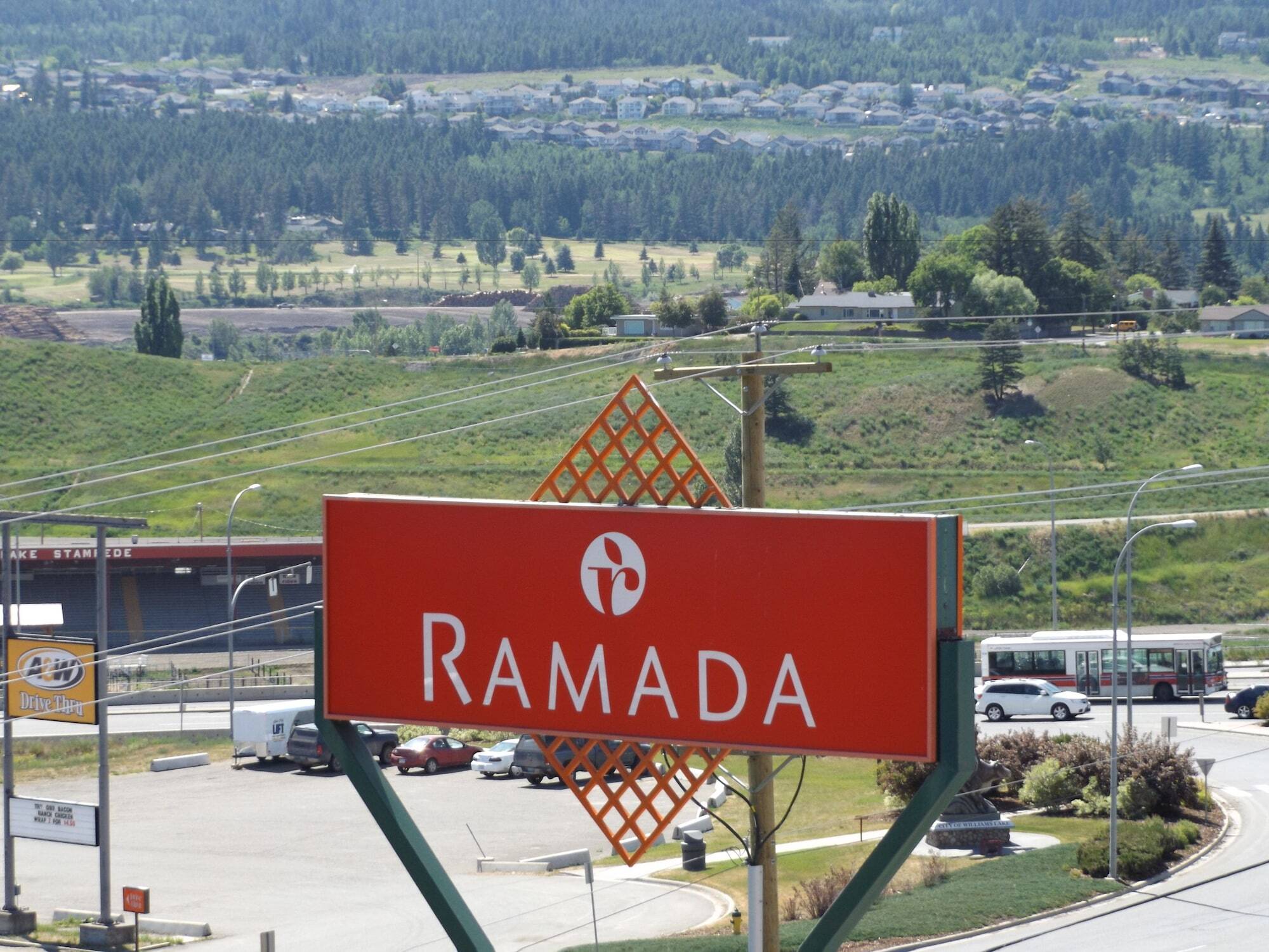 Ramada By Wyndham Williams Lake Buitenkant foto